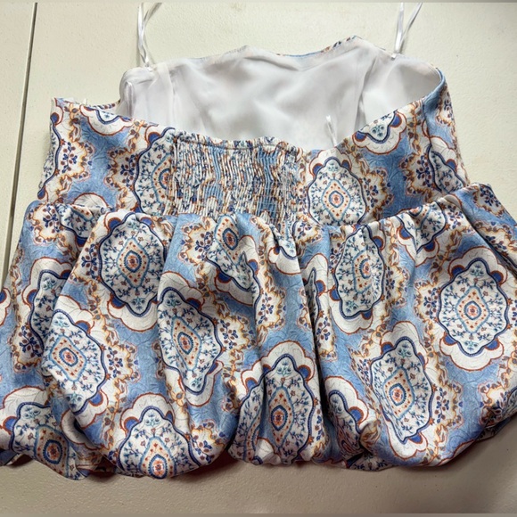 A COLLECTION White Blouse with Colorful Floral Design size m - Picture 13 of 16